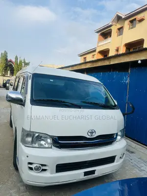 Toyota HiAce 2010 White