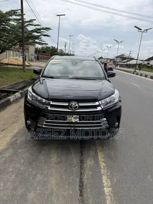 Toyota Highlander SE 4x4 V6 (3.5L 6cyl 8A) 2018 Black