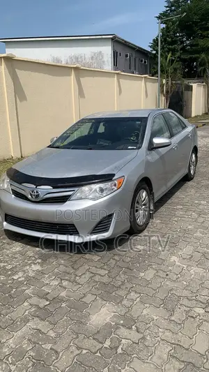 Toyota Camry LE 4dr Sedan (2.5L 4cyl 6A) 2014 Silver