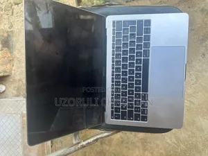 Laptop Apple MacBook Pro 2015 8GB Intel Core i5 SSD 128GB