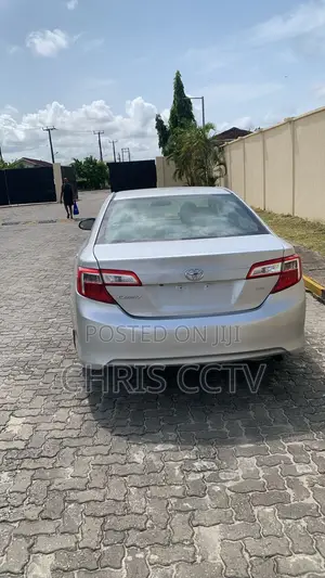 Toyota Camry LE 4dr Sedan (2.5L 4cyl 6A) 2014 Silver
