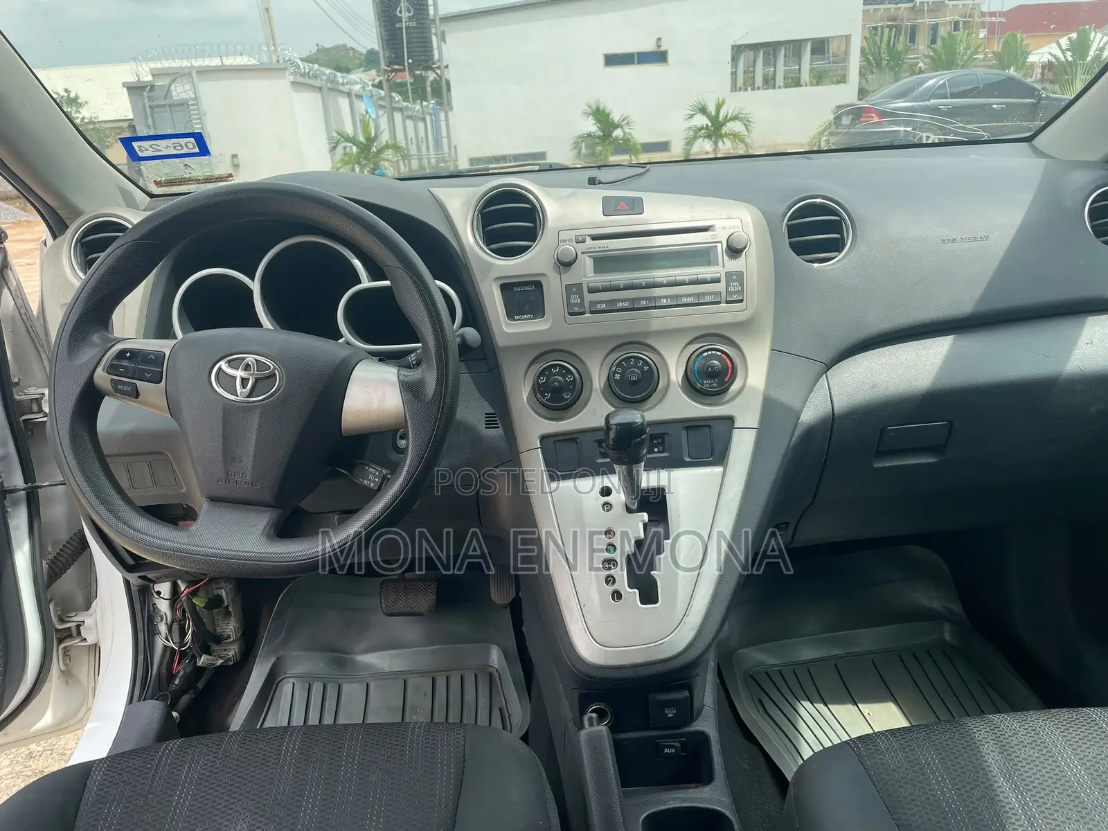 Toyota Matrix 2011 White