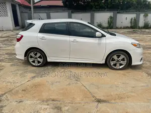 Toyota Matrix 2011 White