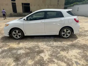 Toyota Matrix 2011 White