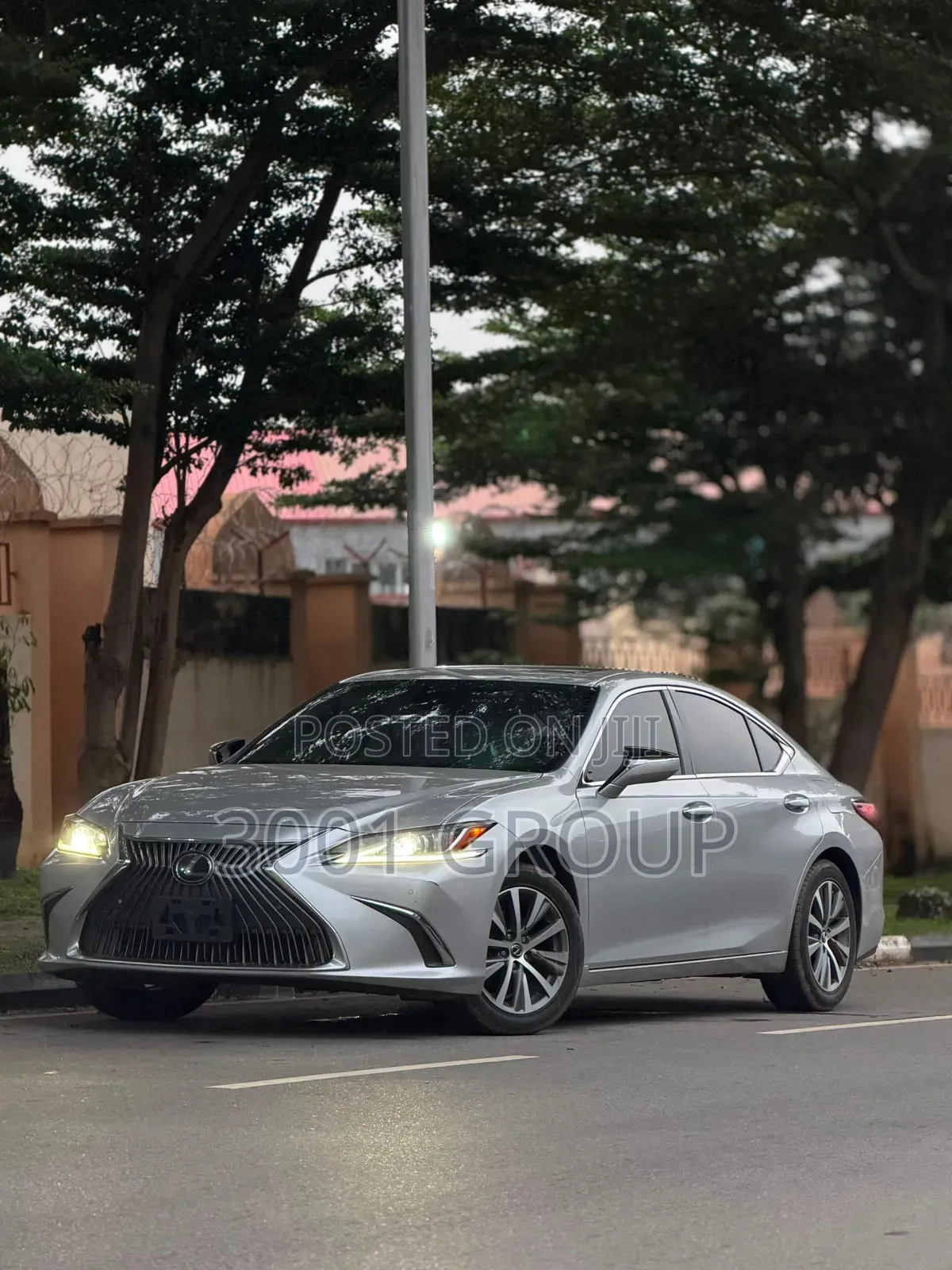 Lexus ES 2020 Silver