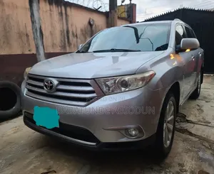 Toyota Highlander Limited 3.5l 4WD 2013 Silver