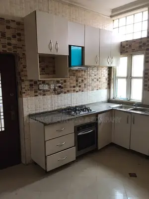 4bdrm Duplex in Ahmadu Bello Way for rent