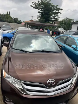 Toyota Venza AWD 2012 Brown