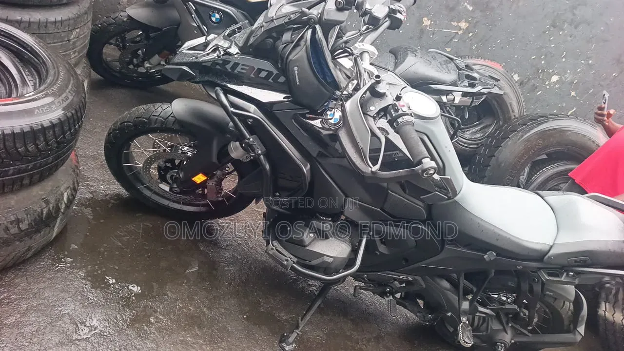BMW R32 2024 Black