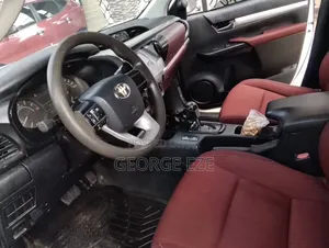 Toyota Hilux 2016 White