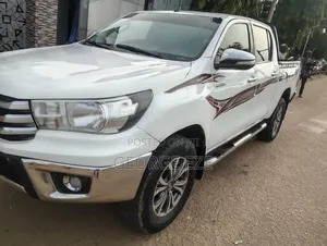 Toyota Hilux 2016 White