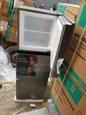 Hisense Top Freezer Refrigerator 154L (200DR)