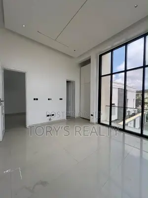 3bdrm Apartment in Lekki Phase 1 for rent