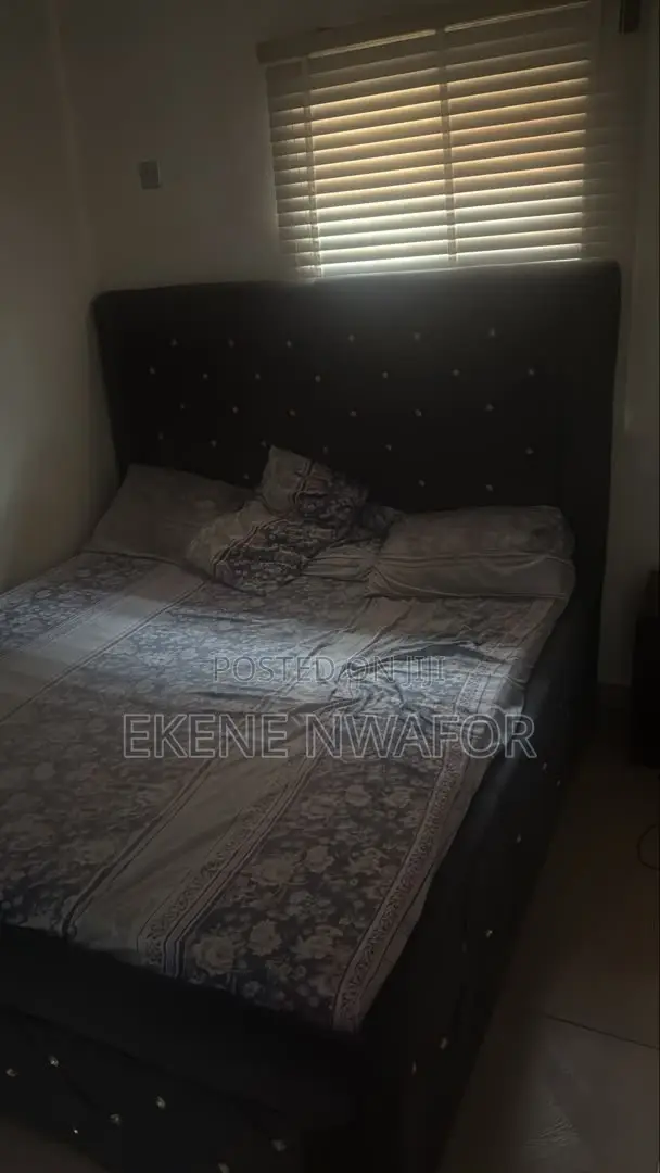 Bed & Bed Frame