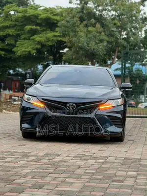 Toyota Camry SE (2.5L 4cyl 8A) 2019 Blue