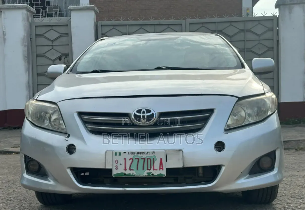 Toyota Corolla 2010 Silver