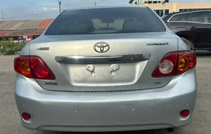 Toyota Corolla 2010 Silver