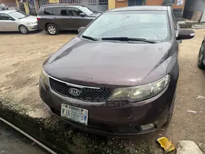 Kia Cerato 2011 Burgundy