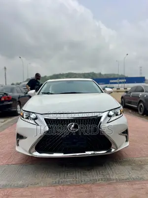 Lexus ES 2015 White