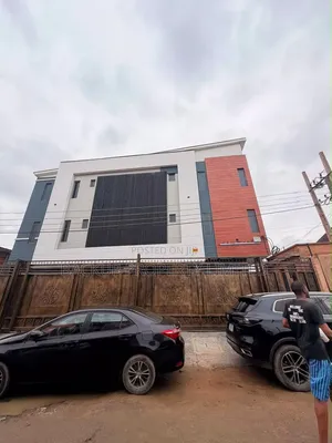 2bdrm Apartment in Lawanson for sale