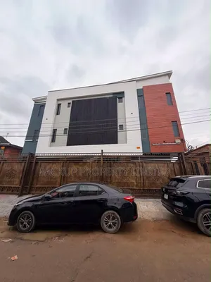 2bdrm Apartment in Lawanson for sale