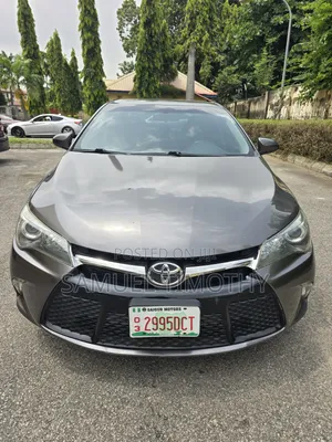 Toyota Camry SE 4dr Sedan (2.5L 4cyl 6A) 2017 Gray