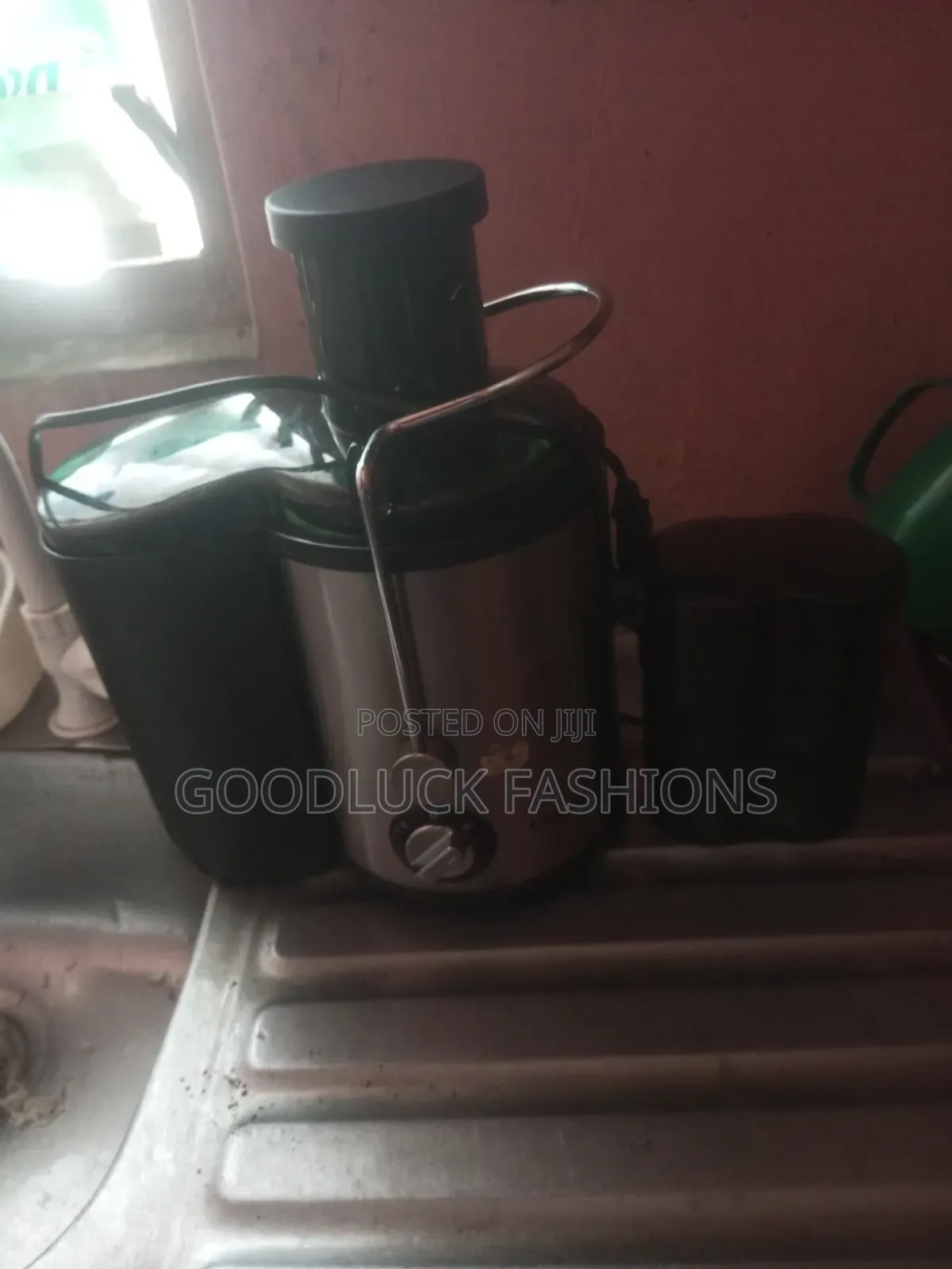 Century Barely Used Juice Extractor