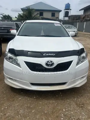 Toyota Camry 2.4 SE Automatic 2008 White