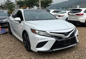 Toyota Camry 2019 White