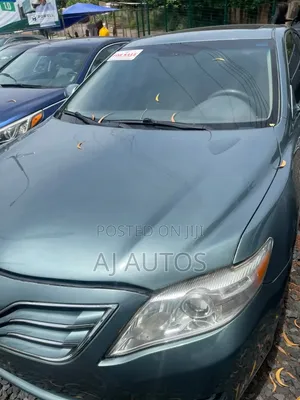 Toyota Camry LE 4dr Sedan (2.5L 4cyl 6AM) 2010
