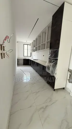3bdrm Apartment in Lekki Phase 1 for rent
