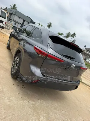 Toyota Highlander XLE 2021 Gray