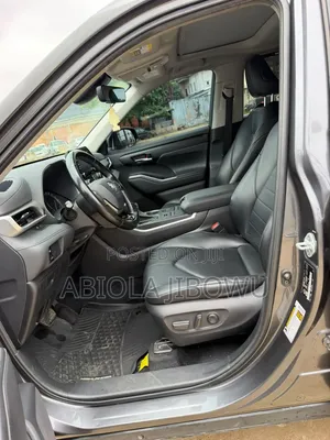 Toyota Highlander XLE 2021 Gray