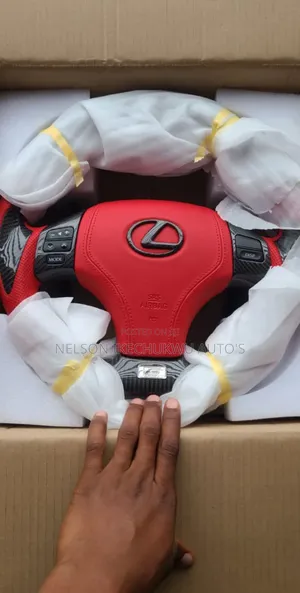 2is True Carbon Fibre Steering Wheel