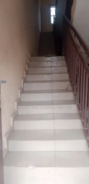3bdrm Block of Flats in Ezenei Axis, Oshimili South for rent