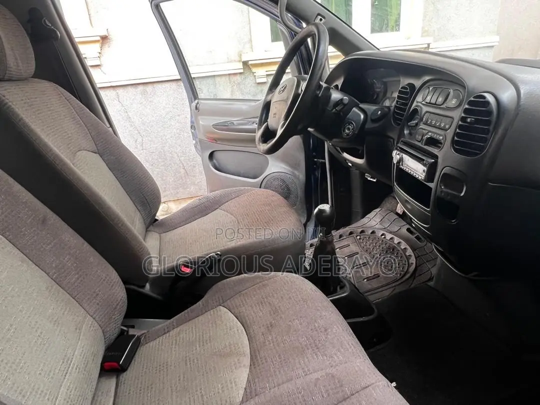 Hyundai H1 2001 Blue