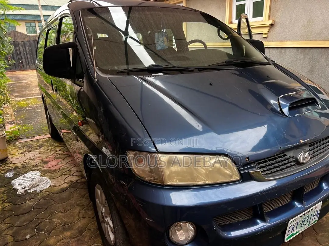 Hyundai H1 2001 Blue