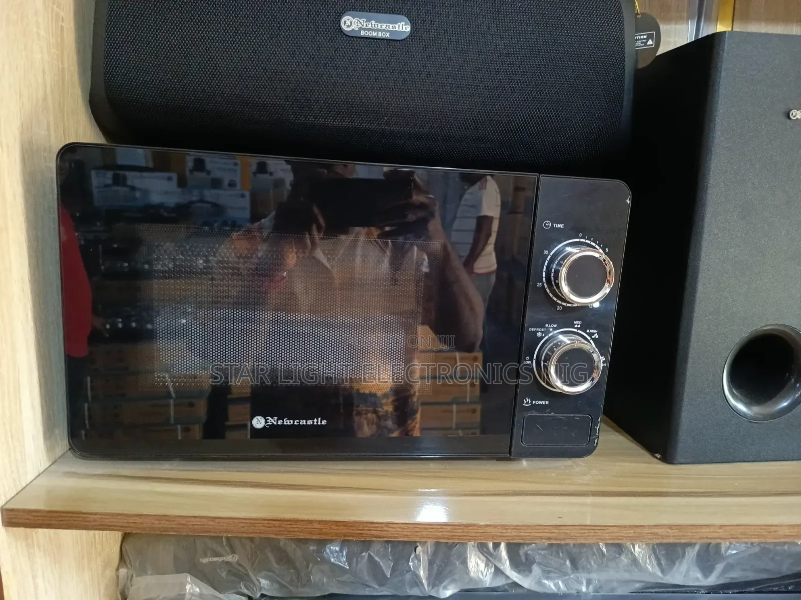 Table Microwave 20 Liters Newcastle