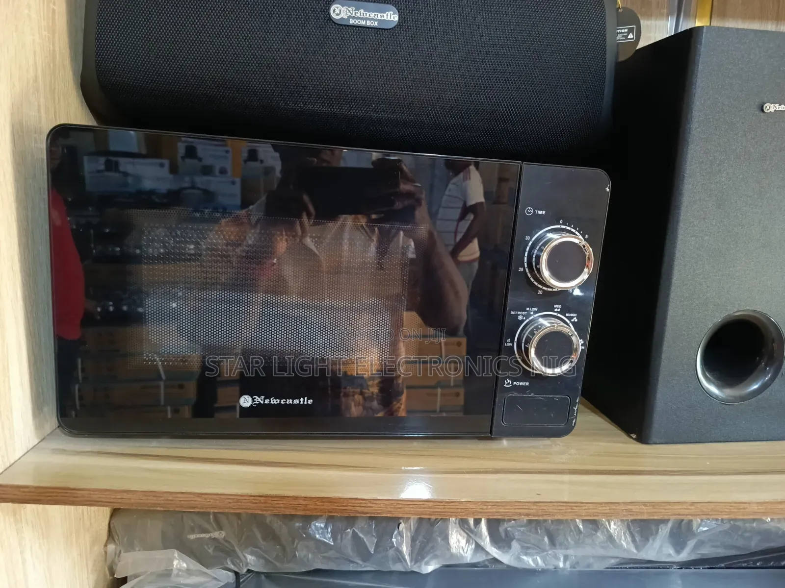 Table Microwave 20 Liters Newcastle