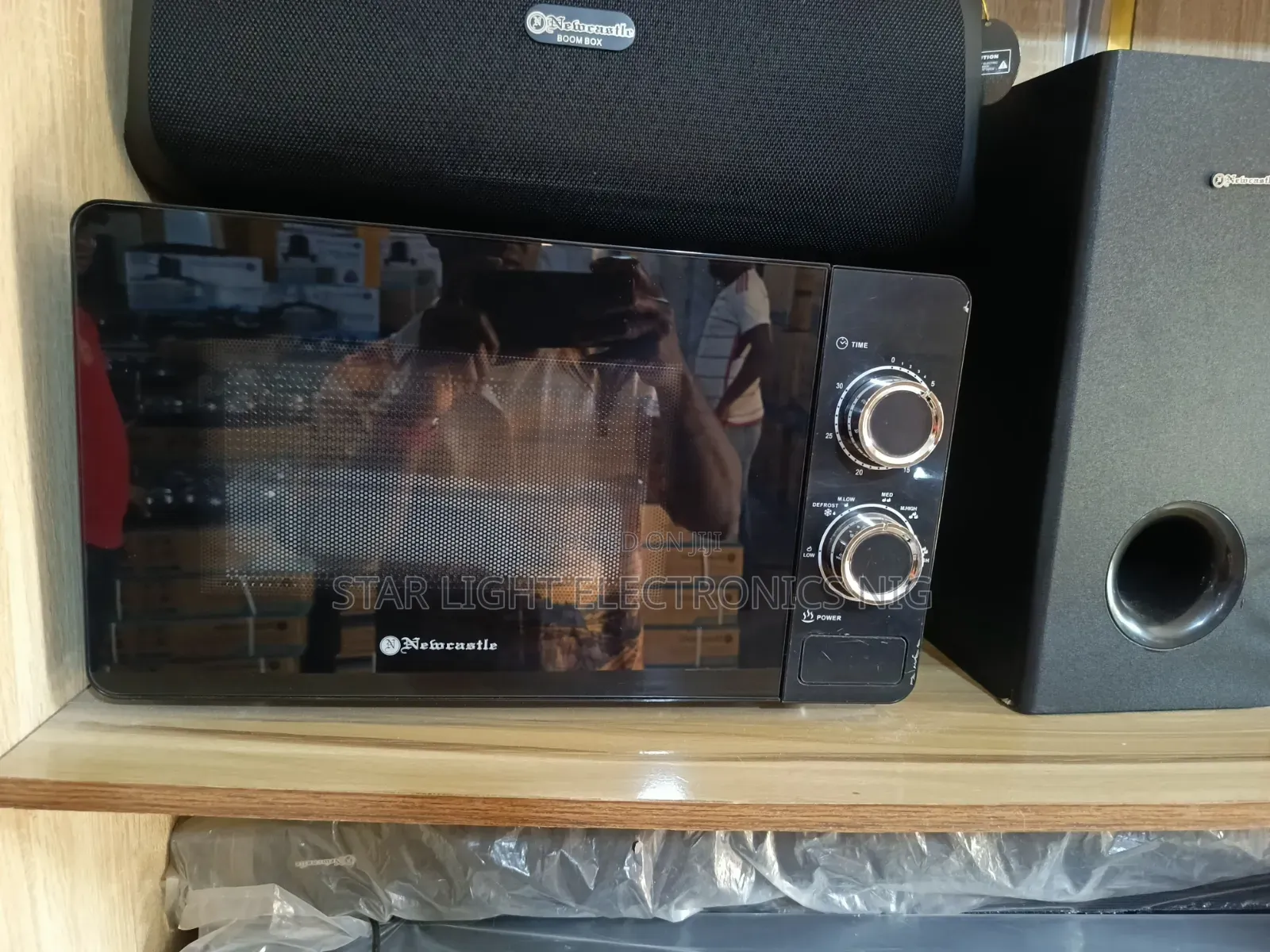 Table Microwave 20 Liters Newcastle