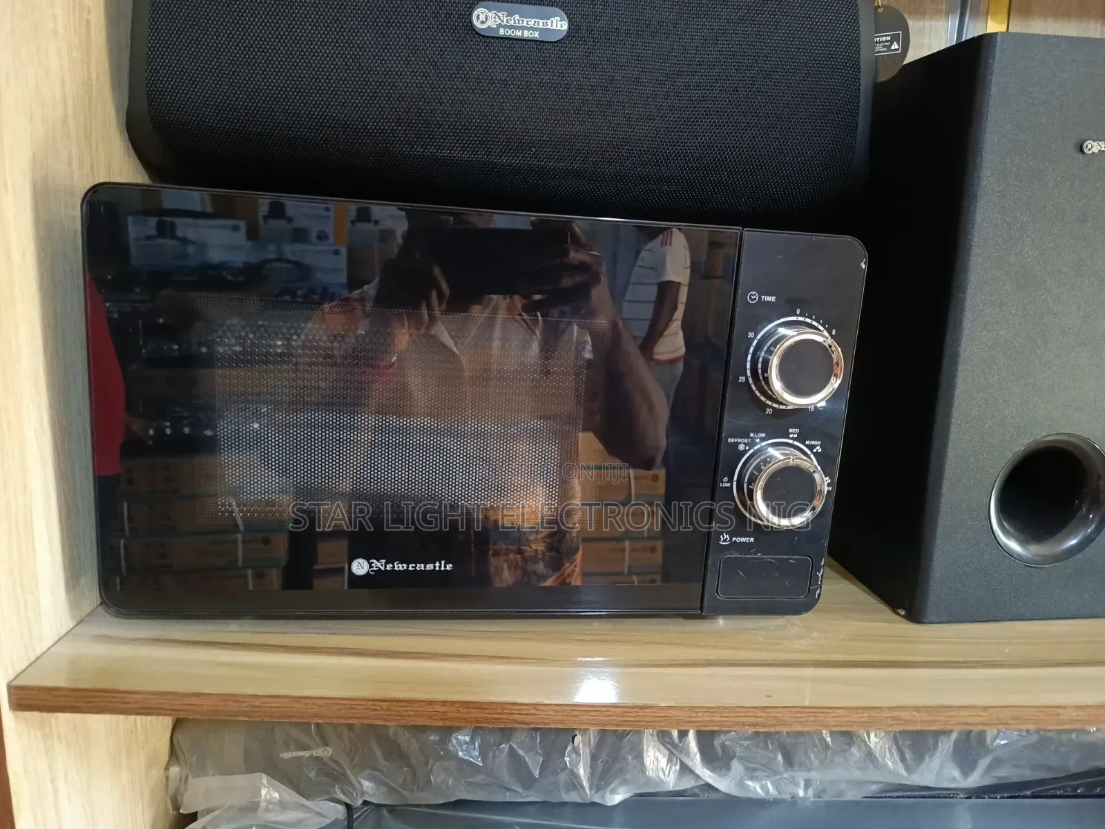 Table Microwave 20 Liters Newcastle