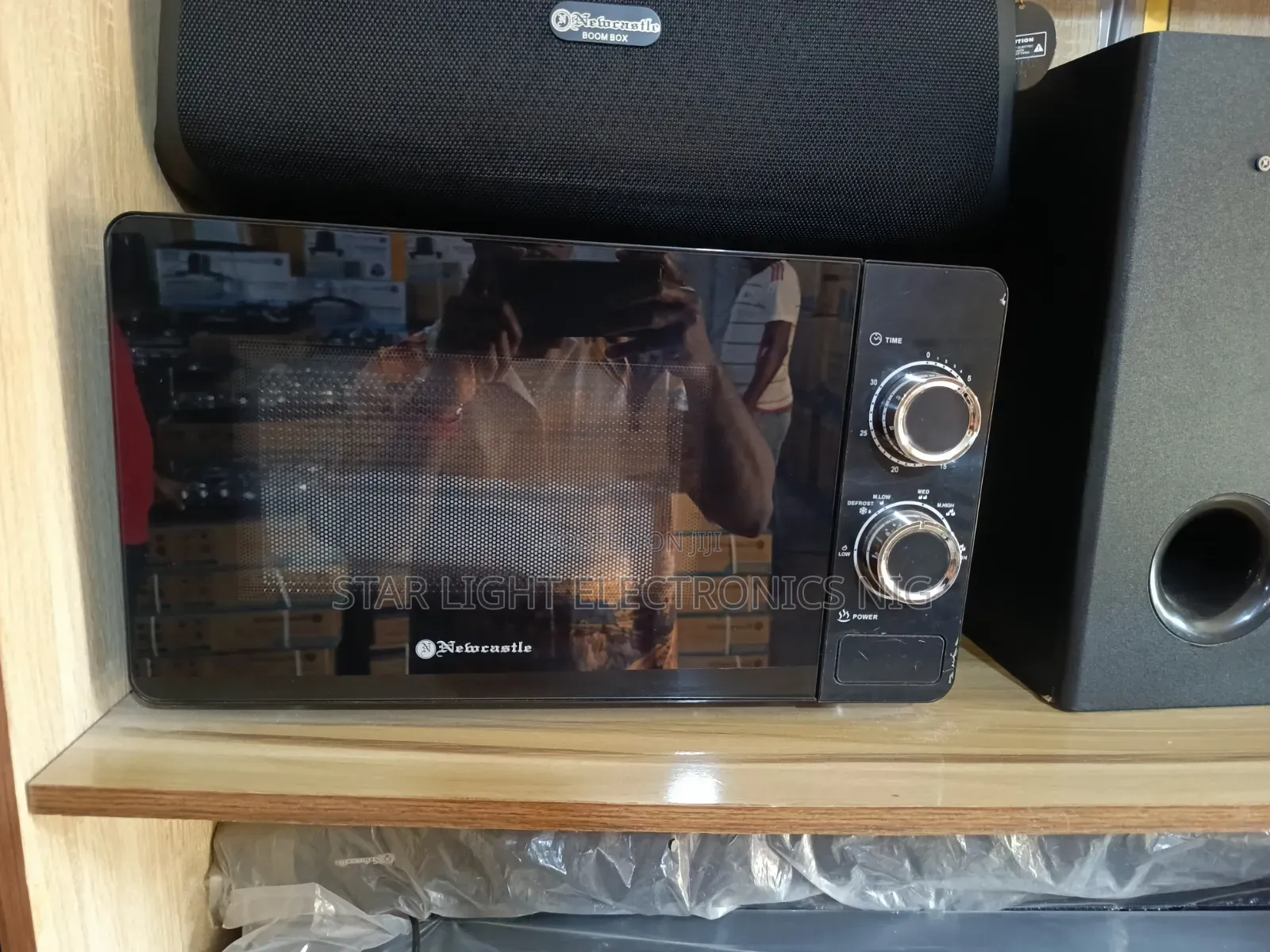 Table Microwave 20 Liters Newcastle