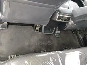 Toyota Highlander SE 4x4 V6 (3.5L 6cyl 8A) 2017 Gray
