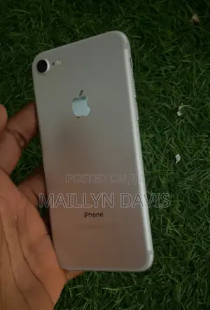 Apple iPhone 7 32 GB Silver