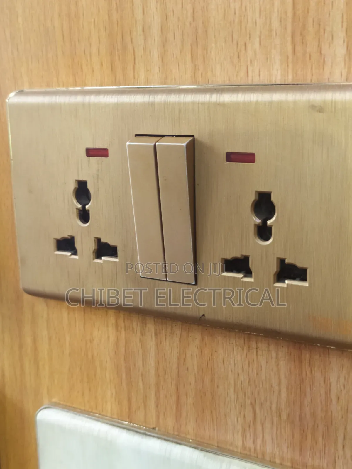 Double Socket Gold