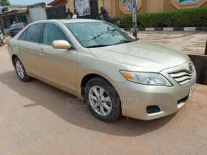 Toyota Camry 2011 Gold