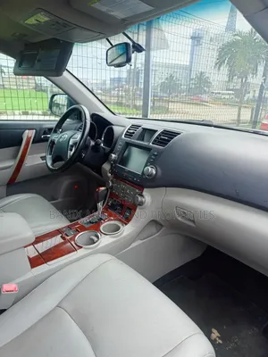 Toyota Highlander Limited 2011 Silver