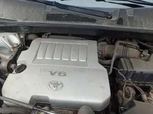 Toyota Highlander Limited 2011 Silver