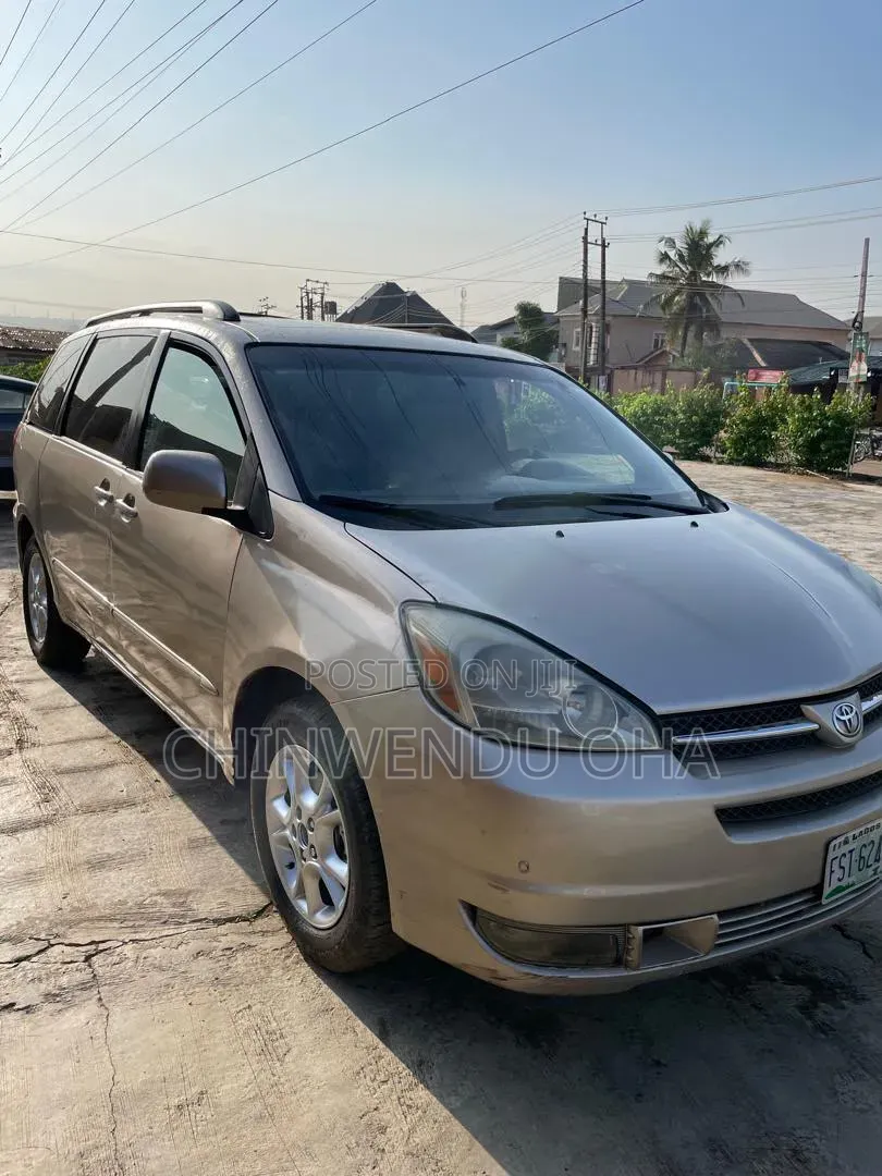Toyota Sienna 2005 Gray