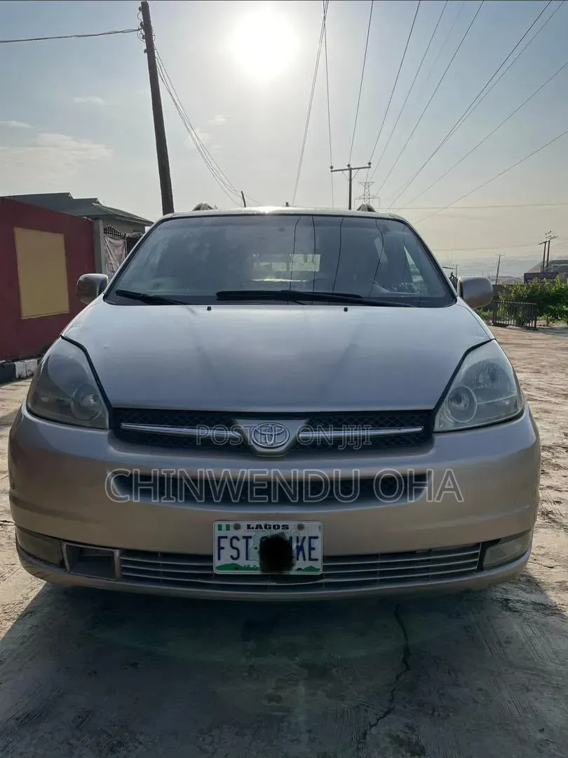 Toyota Sienna 2005 Gray